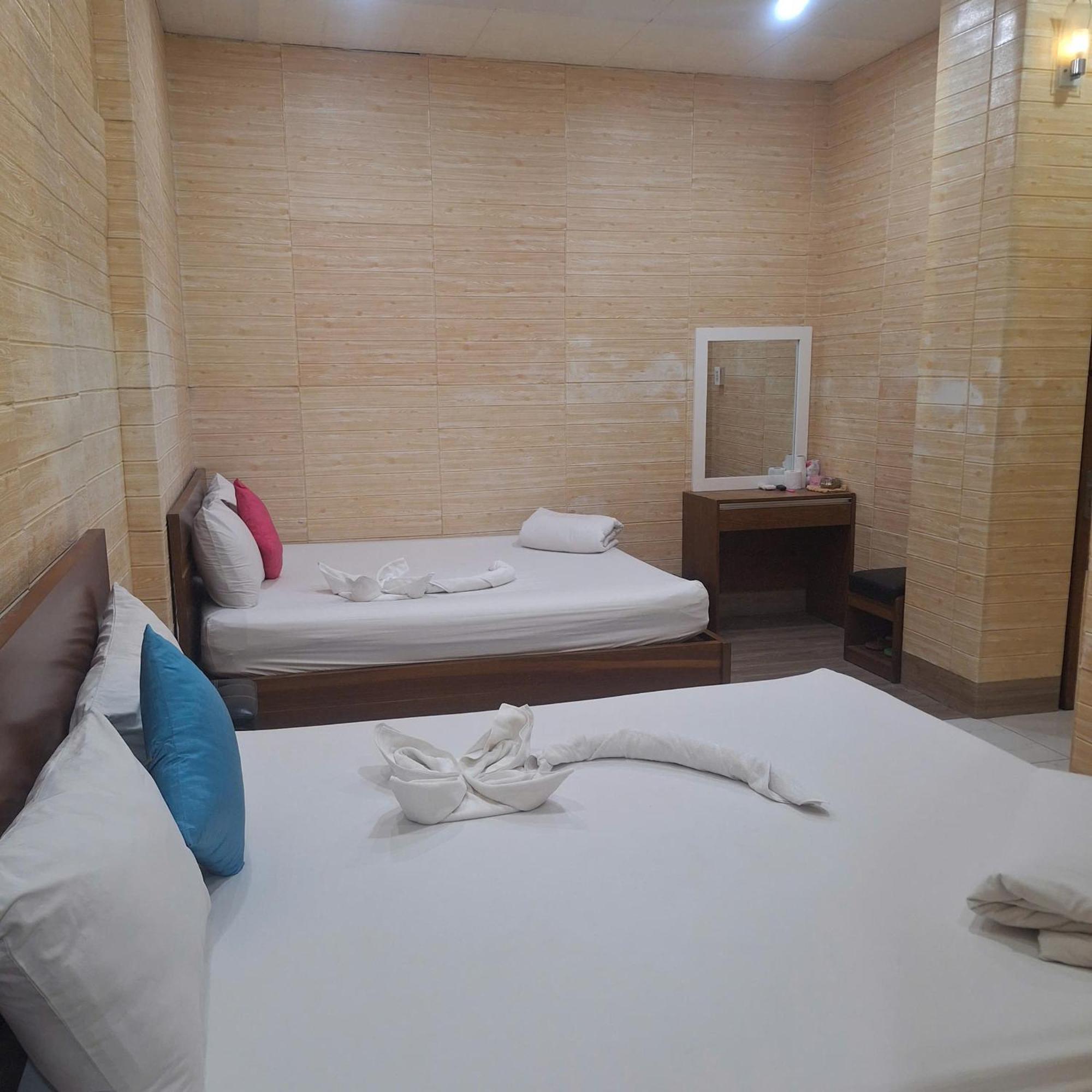 Damry Hotel Thành Pho Ho Chí Minh Esterno foto